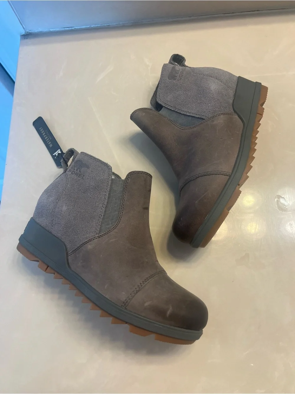 NWT Sorel Chelsea waterproof boots size 6 beige:gray